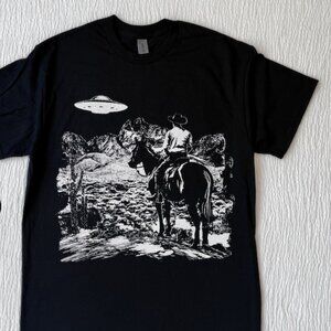 Cowboy UFO Graphic T-Shirt | Vintage Black Unisex Shirt | Size XL